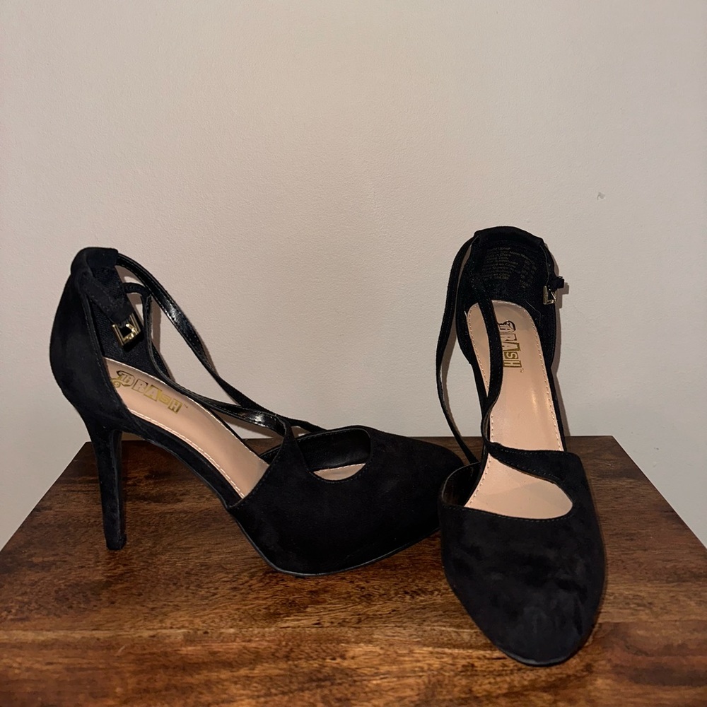 Black Pumps size 8 Wide